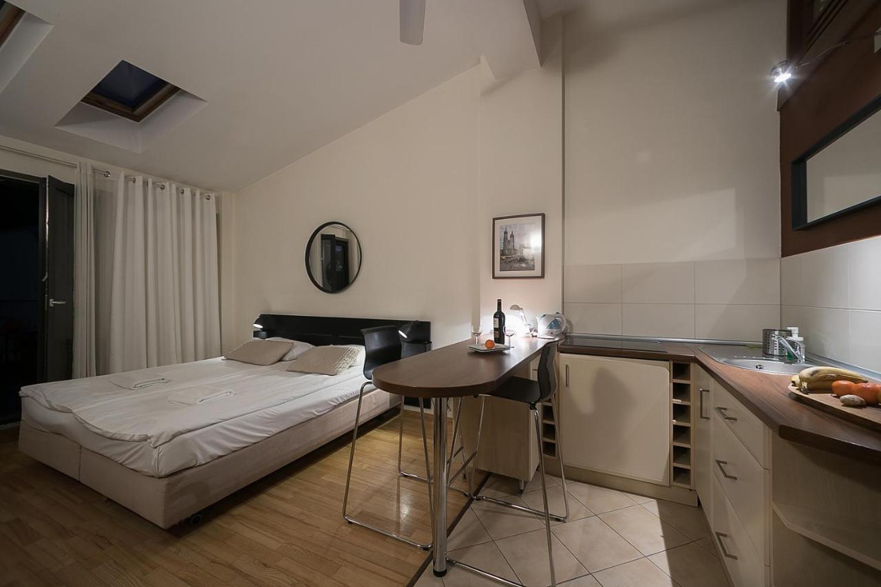Main Square Studio With Terrace & Air Condition Krakow Ngoại thất bức ảnh